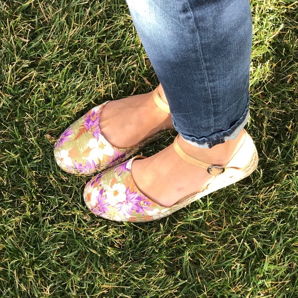 Happy Daisies Floral Print Jute Espadrille Loafer - Picture 2 of 6